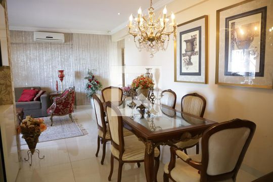 Sala de apartamento para alugar com 2 quartos, 116m² em Serrinha, Goiânia