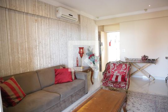 Sala de apartamento para alugar com 2 quartos, 116m² em Serrinha, Goiânia