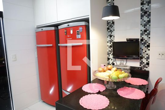 Cozinha de apartamento para alugar com 2 quartos, 116m² em Serrinha, Goiânia