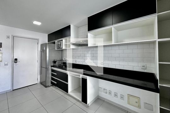 Cozinha de apartamento à venda com 1 quarto, 34m² em Campo Belo, São Paulo