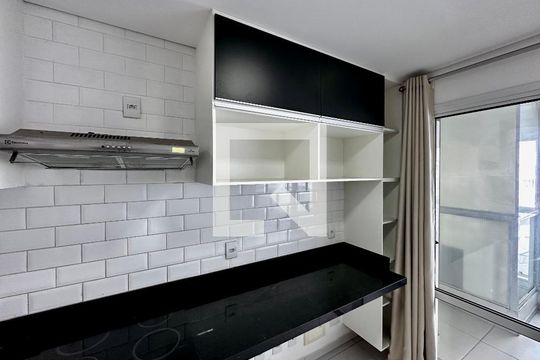 Cozinha de apartamento à venda com 1 quarto, 34m² em Campo Belo, São Paulo