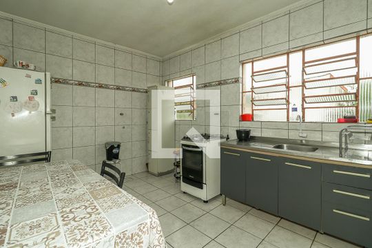 Cozinha de casa à venda com 4 quartos, 200m² em Jardim Sabará, Porto Alegre