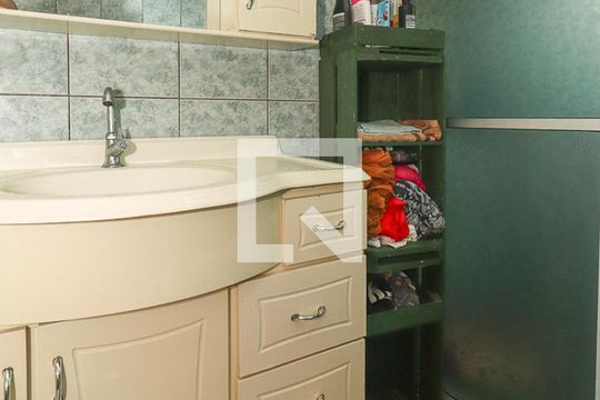 Banheiro da Suíte de casa à venda com 4 quartos, 200m² em Jardim Sabará, Porto Alegre