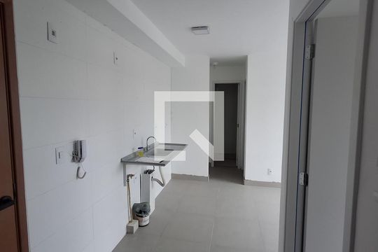 Cozinha de apartamento para alugar com 2 quartos, 35m² em Vila Itaim, São Paulo