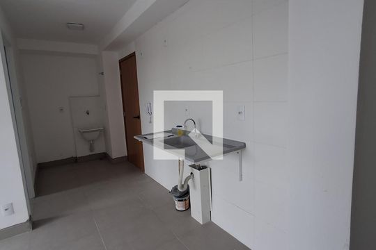 Cozinha de apartamento para alugar com 2 quartos, 35m² em Vila Itaim, São Paulo