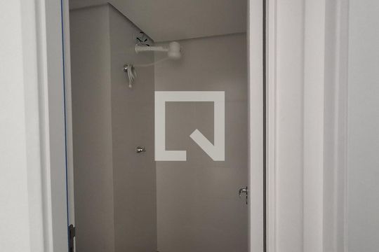 Banheiro de apartamento para alugar com 2 quartos, 35m² em Vila Itaim, São Paulo