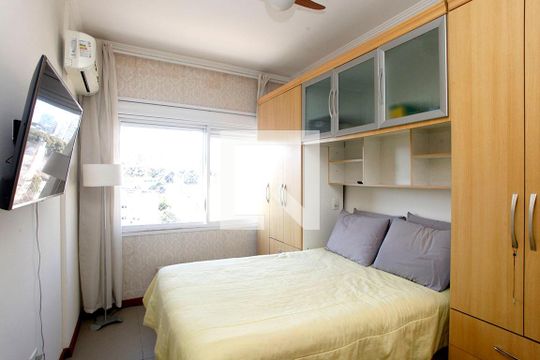 Quarto de apartamento à venda com 1 quarto, 56m² em Floresta, Porto Alegre