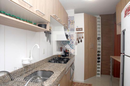 Cozinha de apartamento à venda com 1 quarto, 56m² em Floresta, Porto Alegre