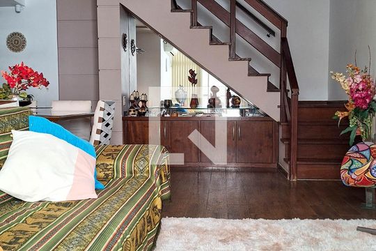 Sala 1 de apartamento à venda com 4 quartos, 245m² em Icaraí, Niterói