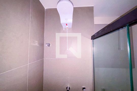 Banheiro de kitnet/studio para alugar com 1 quarto, 35m² em Sumarezinho, São Paulo
