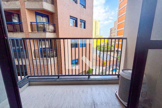 Varanda de kitnet/studio para alugar com 1 quarto, 35m² em Sumarezinho, São Paulo