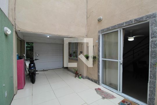 Garagem de casa de condomínio à venda com 3 quartos, 135m² em Jacarepaguá, Rio de Janeiro