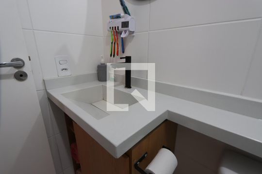 Banheiro de apartamento à venda com 2 quartos, 34m² em Vila Ema, São Paulo