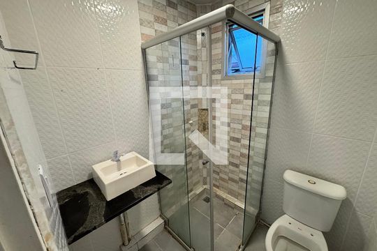 Banheiro de apartamento à venda com 2 quartos, 49m² em Campina, São Leopoldo