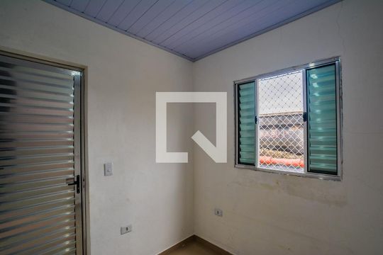 Quarto 1 de casa para alugar com 2 quartos, 42m² em Jardim do Estádio, Santo André