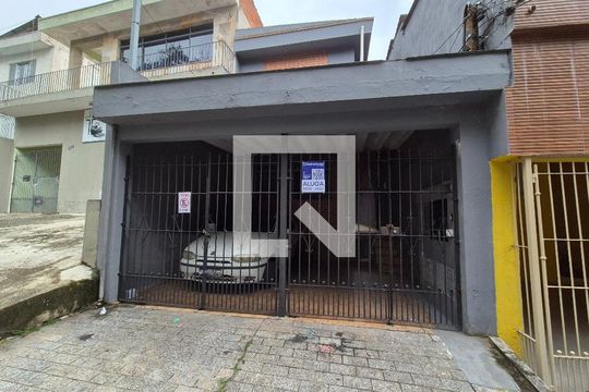 Fachada de casa para alugar com 2 quartos, 42m² em Jardim do Estádio, Santo André