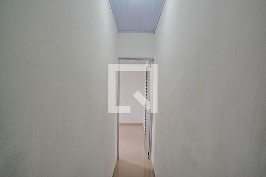 Corredor de casa para alugar com 2 quartos, 42m² em Jardim do Estádio, Santo André