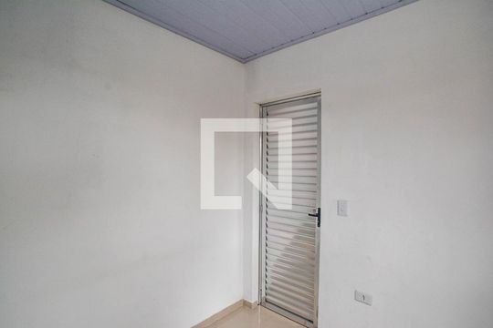 Quarto 1 de casa para alugar com 2 quartos, 42m² em Jardim do Estádio, Santo André
