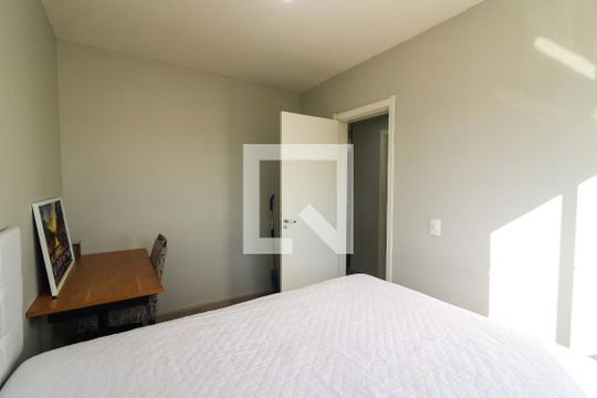 Quarto 1 de apartamento à venda com 2 quartos, 48m² em Cristal, Porto Alegre
