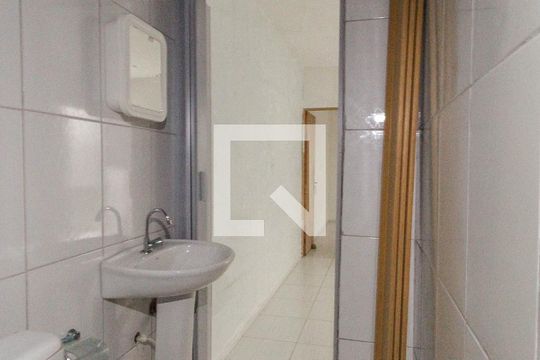 Banheiro de casa para alugar com 1 quarto, 50m² em Jardim Elizabeth, São Paulo
