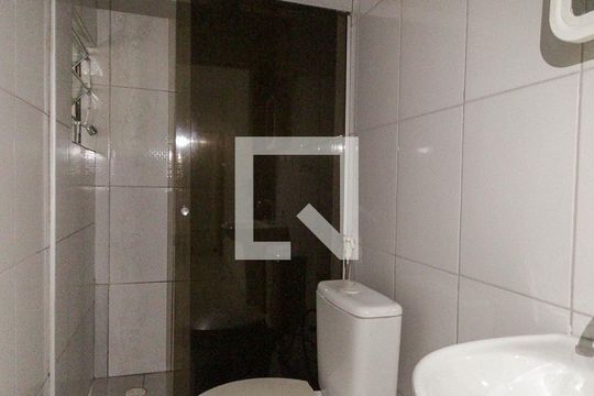 Banheiro de casa para alugar com 1 quarto, 50m² em Jardim Elizabeth, São Paulo