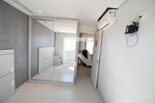 Quarto de apartamento à venda com 1 quarto, 45m² em Cambuí, Campinas