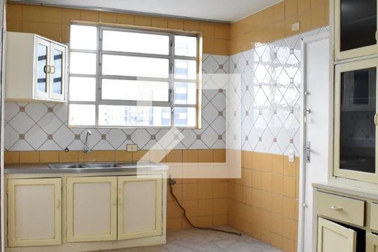 Cozinha de apartamento para alugar com 3 quartos, 140m² em Centro, Curitiba
