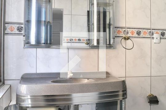 Banheiro da Suíte de apartamento para alugar com 3 quartos, 140m² em Centro, Curitiba