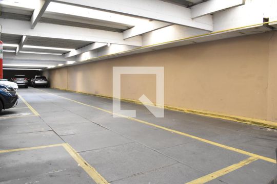 Garagem de apartamento para alugar com 3 quartos, 140m² em Centro, Curitiba