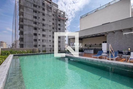 Área comum - Piscina de kitnet/studio para alugar com 1 quarto, 24m² em Pinheiros, São Paulo