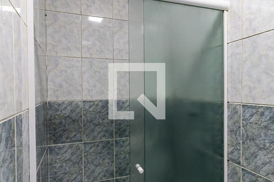 Banheiro 2 de casa para alugar com 2 quartos, 136m² em Vila Brasilina, São Paulo