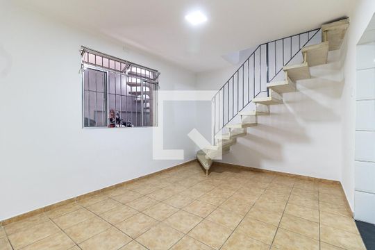 Sala de casa para alugar com 2 quartos, 136m² em Vila Brasilina, São Paulo