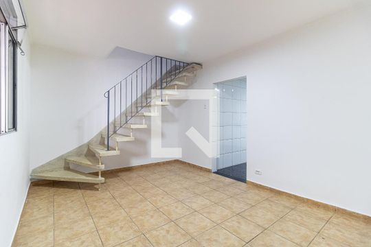 Sala de casa para alugar com 2 quartos, 136m² em Vila Brasilina, São Paulo