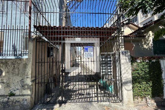Placa de casa à venda com 3 quartos, 220m² em Méier, Rio de Janeiro