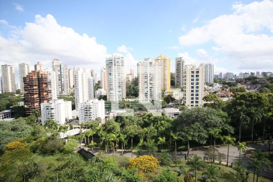 Vista  Sala de apartamento para alugar com 4 quartos, 127m² em Paraíso do Morumbi, São Paulo
