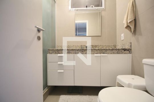 Banheiro Suíte 2 de apartamento para alugar com 4 quartos, 127m² em Paraíso do Morumbi, São Paulo