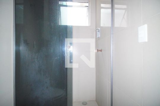 Banheiro Corredor de apartamento à venda com 2 quartos, 69m² em Vila Jardim, Porto Alegre
