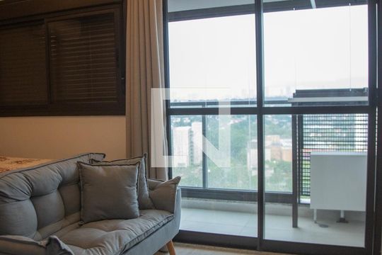 Studio de kitnet/studio para alugar com 1 quarto, 29m² em Jardim das Acacias, São Paulo