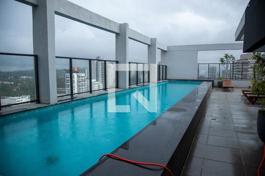 Piscina de kitnet/studio para alugar com 1 quarto, 29m² em Jardim das Acacias, São Paulo