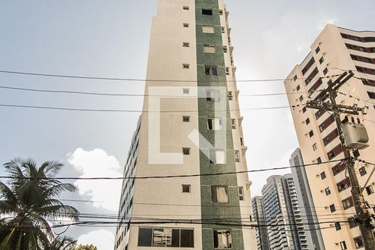 Fachada de apartamento para alugar com 2 quartos, 65m² em Stiep, Salvador
