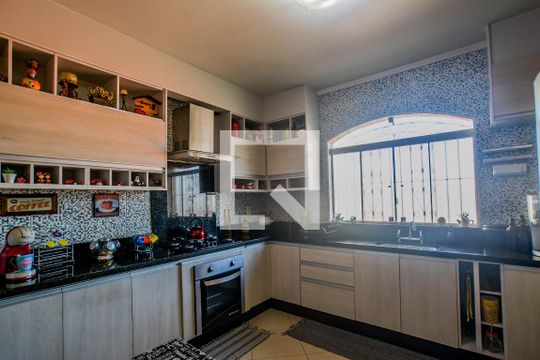 Cozinha de casa à venda com 3 quartos, 201m² em Vila Curuçá, Santo André