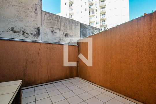 Quintal de casa à venda com 3 quartos, 201m² em Vila Curuçá, Santo André