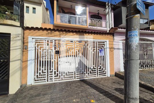 Fachada de casa à venda com 3 quartos, 201m² em Vila Curuçá, Santo André