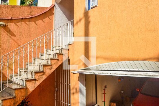Garagem de casa à venda com 3 quartos, 201m² em Vila Curuçá, Santo André