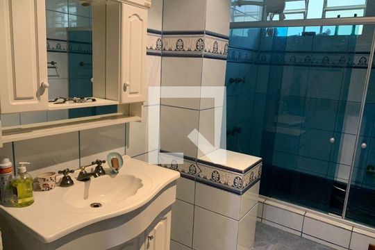 Casa para alugar com 3 quartos, 336m² em Vila Guarani, São Paulo