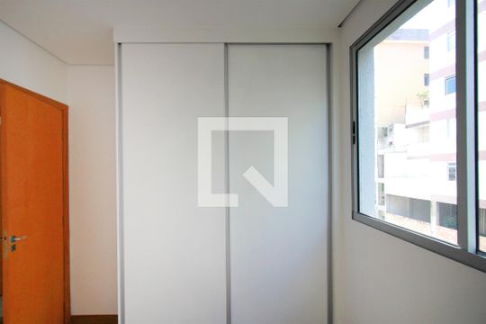 Quarto 1 de apartamento para alugar com 2 quartos, 125m² em Buritis, Belo Horizonte