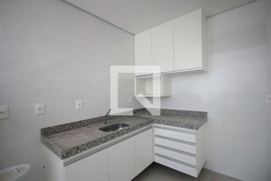 Cozinha de apartamento para alugar com 2 quartos, 125m² em Buritis, Belo Horizonte
