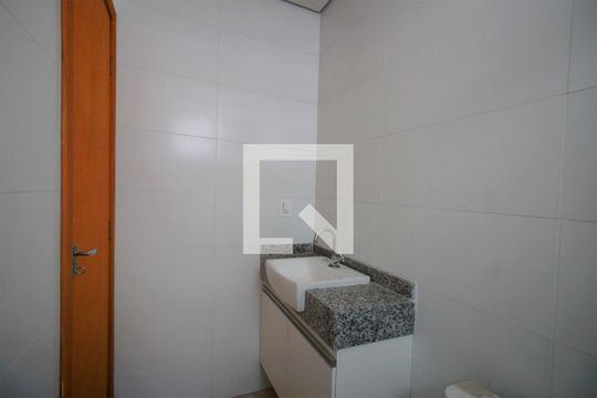 Banheiro Social de apartamento para alugar com 2 quartos, 125m² em Buritis, Belo Horizonte