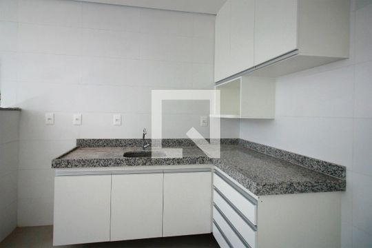 Cozinha de apartamento para alugar com 2 quartos, 125m² em Buritis, Belo Horizonte