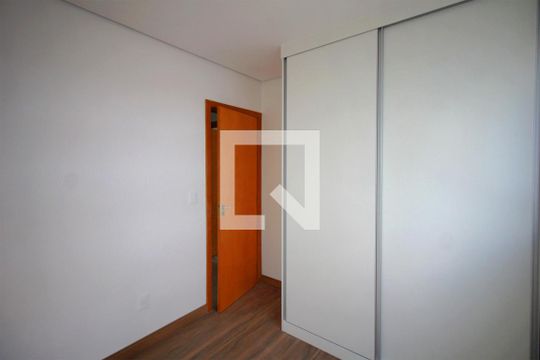 Quarto 1 de apartamento para alugar com 2 quartos, 125m² em Buritis, Belo Horizonte